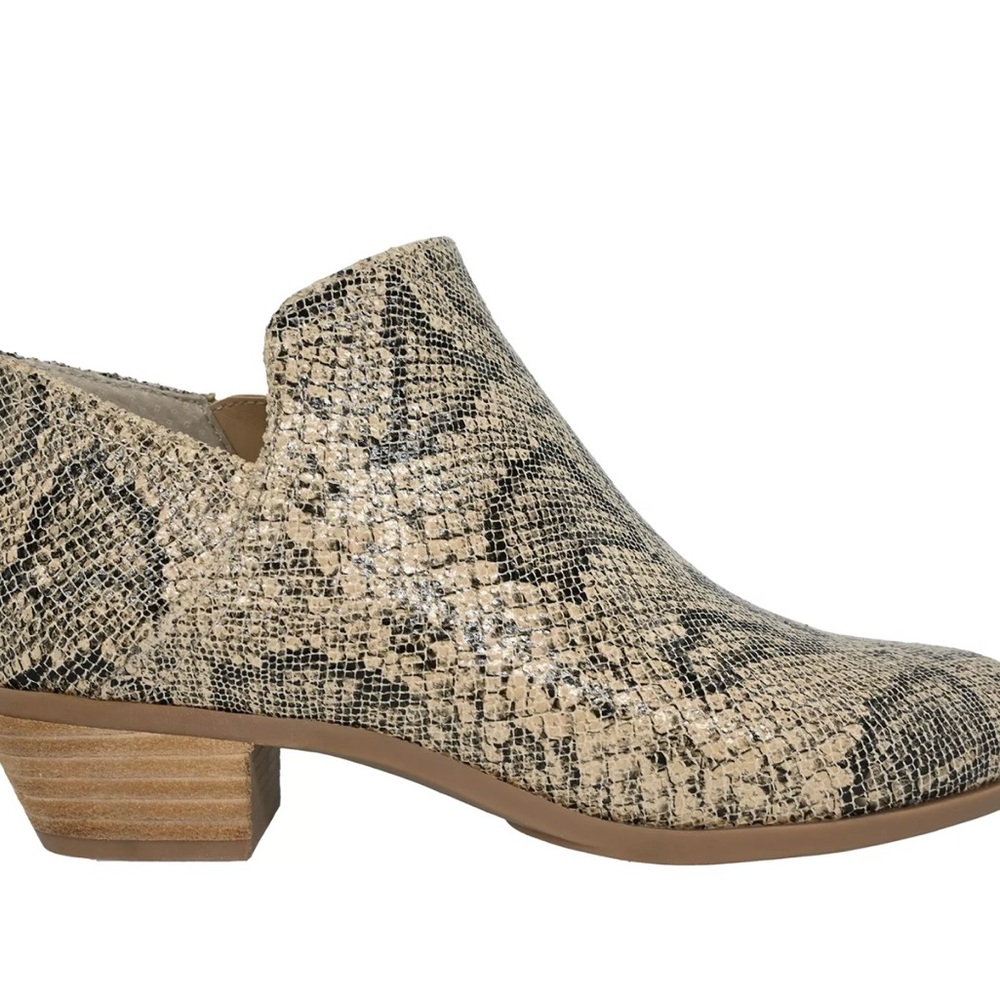 NWT Wonderly Snakeskin Patterned Ankle Boots Size 8W